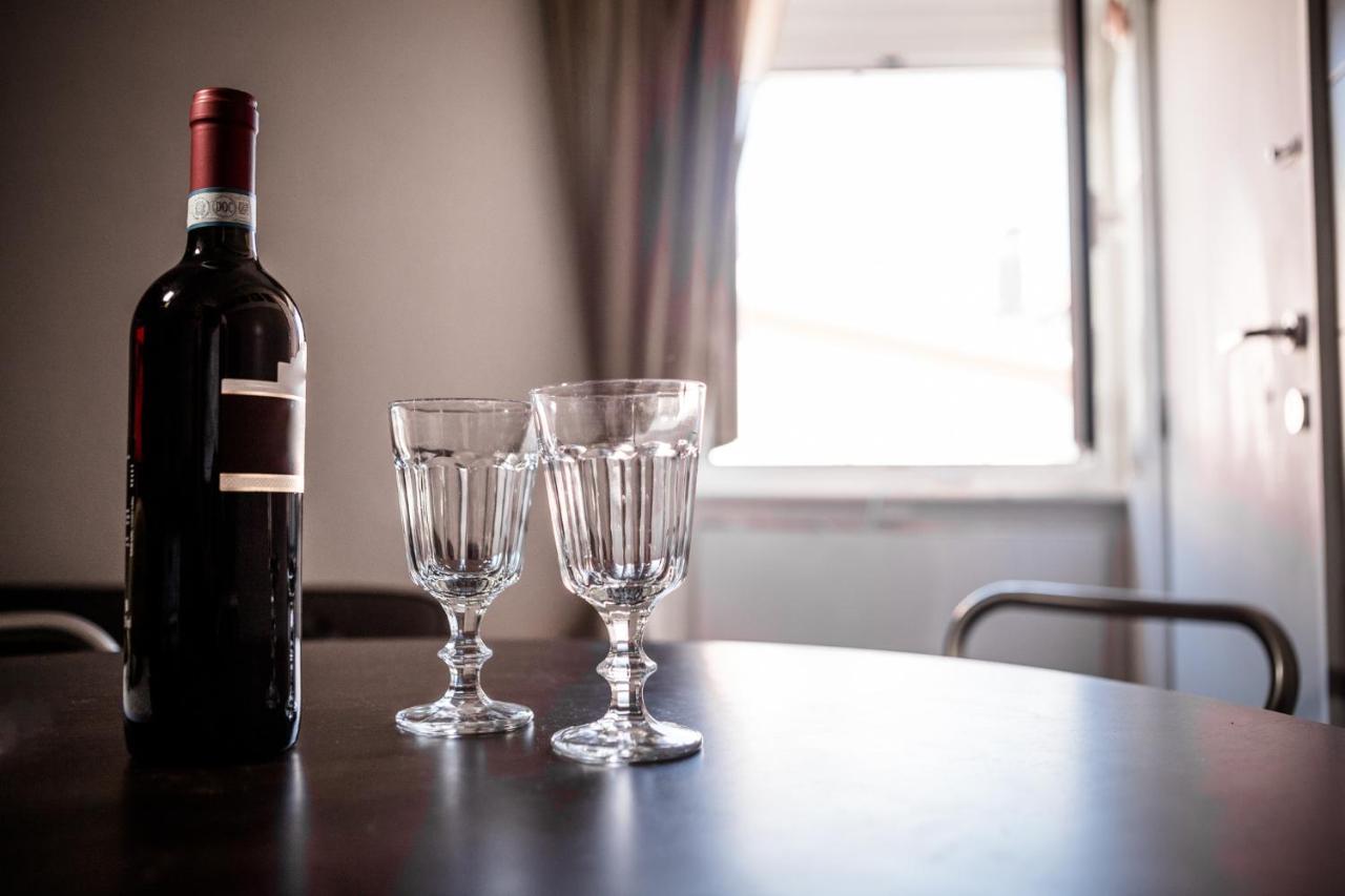מונליה Suite Contemporanea Tra Le Vie Storiche מראה חיצוני תמונה