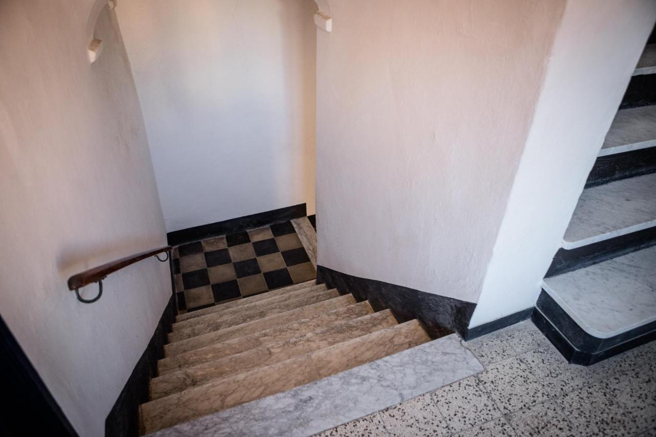 מונליה Suite Contemporanea Tra Le Vie Storiche מראה חיצוני תמונה